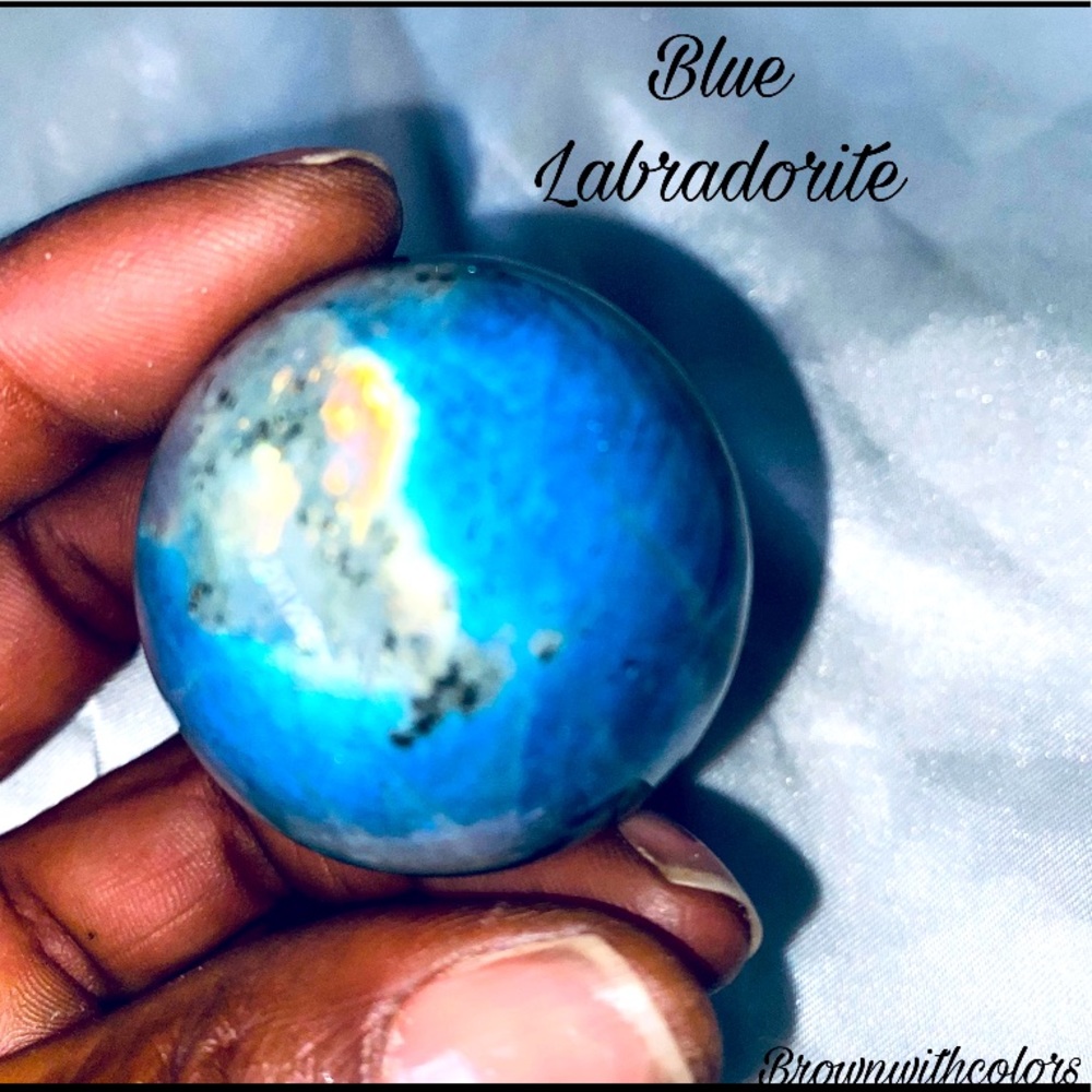 Flashy blue Labradorite